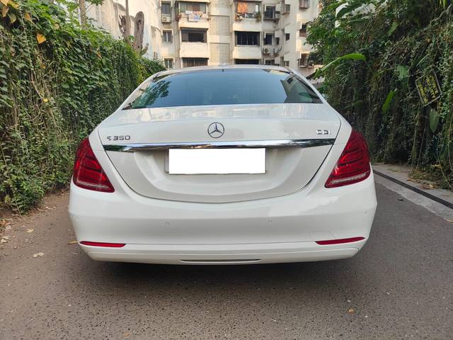 https://images10.gaadi.com/usedcar_image/3674022/original/processed_img2915479__usedcar_whatsappimage2023_11_21at31617pm_2915479_1701331841.jpeg?imwidth=6401