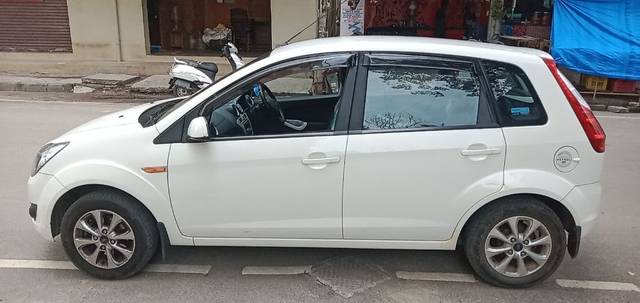 https://images10.gaadi.com/usedcar_image/3674080/original/09__VCC_IMG_1699512898455_1817223_95_1699512923.jpg?imwidth=6401
