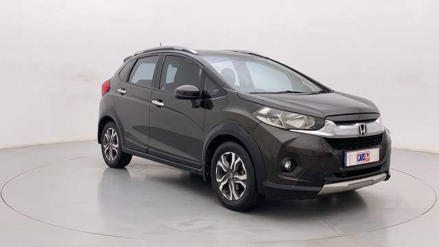 https://images10.gaadi.com/usedcar_image/3674148/original/2499e3b8-ef68-41ca-9b0d-a582117cd1d0__44.jpg?imwidth=6400