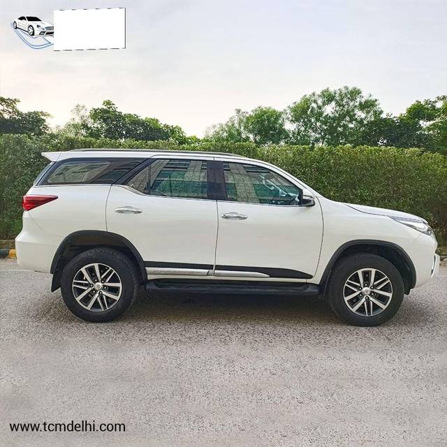 https://images10.gaadi.com/usedcar_image/3674152/original/processed_img2915552__usedcar_whatsappimage2023_11_16at23353pm_2915552_1700126064.jpeg?imwidth=6401