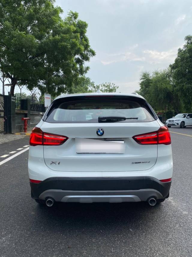 https://images10.gaadi.com/usedcar_image/3674156/original/processed_img2915555__used_car_2915555_1700122927.jpg?imwidth=6401