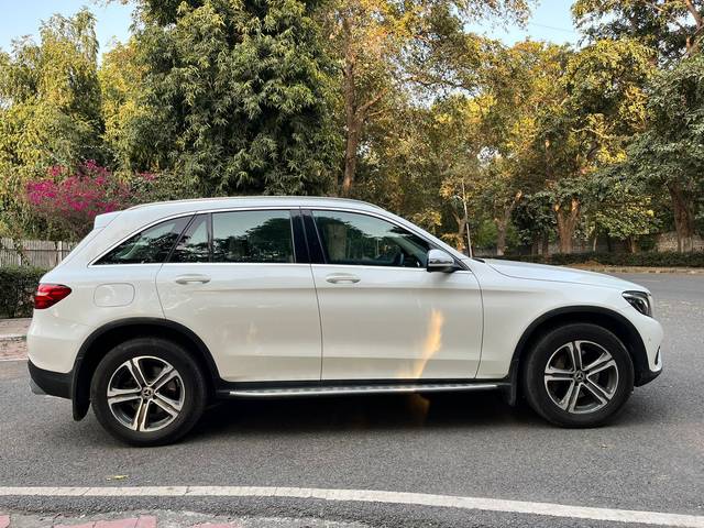 https://images10.gaadi.com/usedcar_image/3674163/original/img2915558__used_car_2915558_1700123070.jpg?imwidth=6401