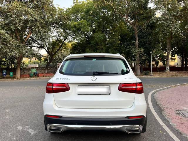 https://images10.gaadi.com/usedcar_image/3674163/original/processed_img2915558__used_car_2915558_1700123075.jpg?imwidth=6402