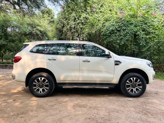 https://images10.gaadi.com/usedcar_image/3674174/original/img2915564__used_car_2915564_1700123436.jpg?imwidth=6401