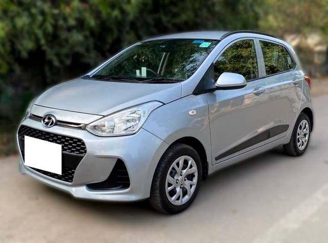 https://images10.gaadi.com/usedcar_image/3674226/original/processed_img2915597__used_car_2915597_1700124947.jpg?imwidth=6400