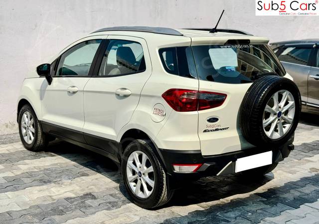 https://images10.gaadi.com/usedcar_image/3674230/original/processed_img2915599__usedcar_3_70641700125001_1700125011.jpeg?imwidth=6402