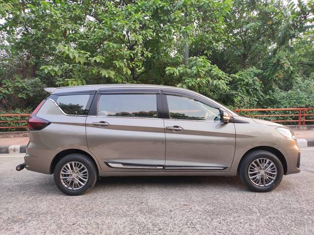 https://images10.gaadi.com/usedcar_image/3674235/original/img2915602__used_car_2915602_1700125315.jpg?imwidth=6401