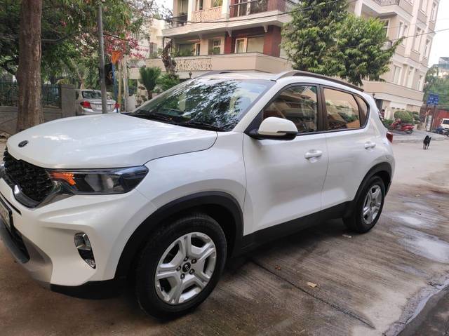 https://images10.gaadi.com/usedcar_image/3674243/original/processed_img2915606__used_car_2915606_1700125800.jpg?imwidth=6400