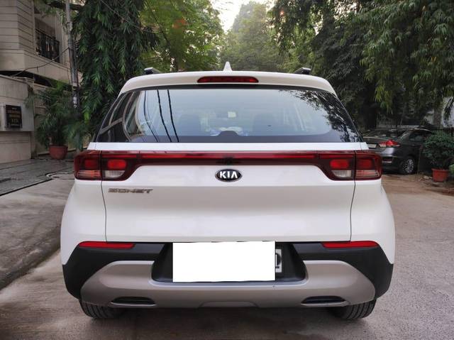 https://images10.gaadi.com/usedcar_image/3674243/original/processed_img2915606__used_car_2915606_1700125809.jpg?imwidth=6402