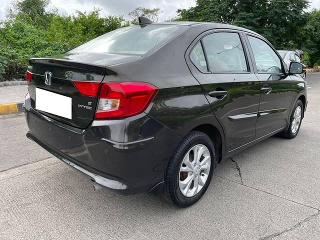 https://images10.gaadi.com/usedcar_image/3674268/original/processed_img2915624__usedcar_64cb1ec7_ec7c_4e4f_b5e8_63081d23e5f9_28281700126434_1700126465.jpg?imwidth=6402