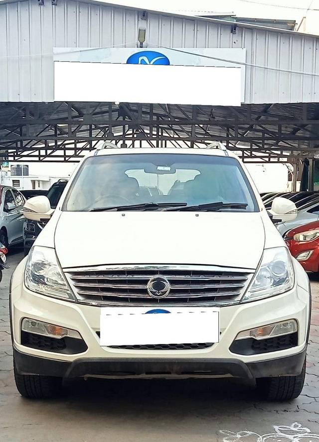 https://images10.gaadi.com/usedcar_image/3674281/original/processed_img2915626__usedcar_1_2915626_1701091360.jpeg?imwidth=6400