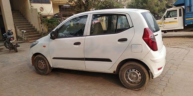 https://images10.gaadi.com/usedcar_image/3674304/original/08__VCC_IMG_1699437478942_1816851_95_1699437708.jpg?imwidth=6401