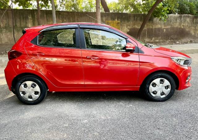 https://images10.gaadi.com/usedcar_image/3674308/original/img2915650__used_car_2915650_1700127184.jpg?imwidth=6401