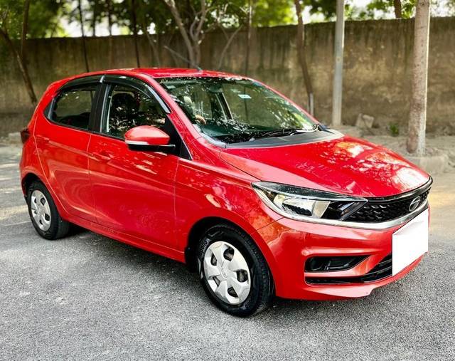https://images10.gaadi.com/usedcar_image/3674308/original/processed_img2915650__used_car_2915650_1700127183.jpg?imwidth=6400