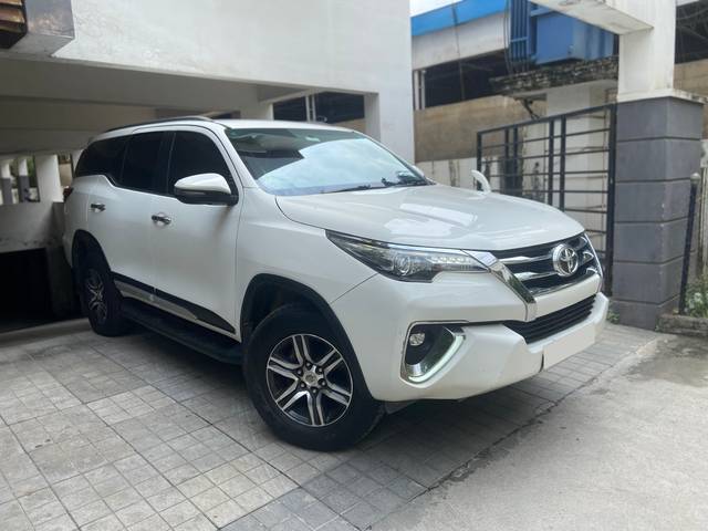 https://images10.gaadi.com/usedcar_image/3674334/original/img2915668__usedcar_img_9119_2915668_1700129119.jpg?imwidth=6400