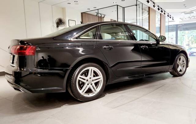 https://images10.gaadi.com/usedcar_image/3674434/original/img2915727__used_car_2915727_1700130750.jpg?imwidth=6401