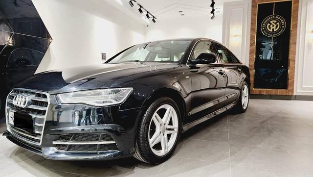 https://images10.gaadi.com/usedcar_image/3674434/original/processed_img2915727__used_car_2915727_1700130747.jpg?imwidth=6400