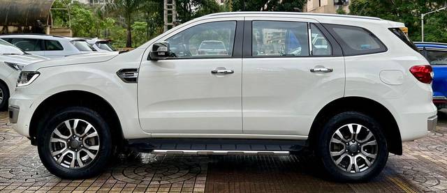 https://images10.gaadi.com/usedcar_image/3674482/original/processed_img2915751__used_car_2915751_1700132368.jpg?imwidth=6402