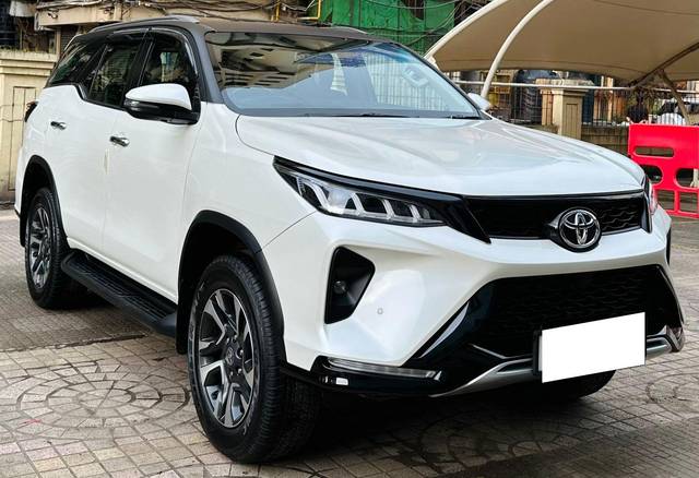 https://images10.gaadi.com/usedcar_image/3674485/original/processed_img2915752__used_car_2915752_1700132580.jpg?imwidth=6401