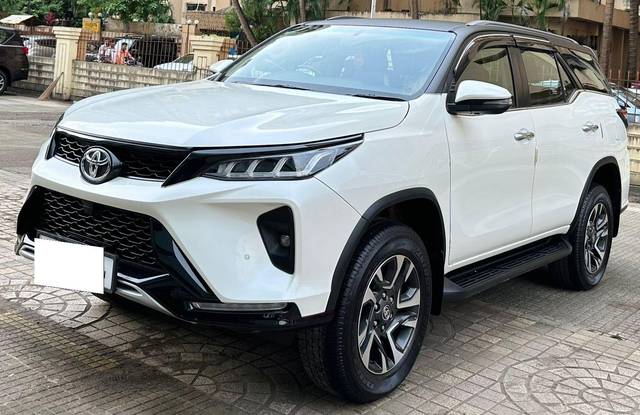 https://images10.gaadi.com/usedcar_image/3674485/original/processed_img2915752__used_car_2915752_1700132581.jpg?imwidth=6402