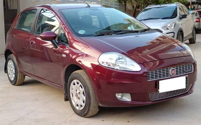 https://images10.gaadi.com/usedcar_image/3674517/original/processed_img2915770__usedcar_whatsappimage2023_11_17at60119pm_2915770_1700283622.jpeg?imwidth=6400