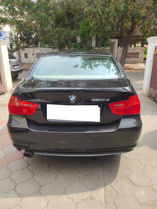 https://images10.gaadi.com/usedcar_image/3674522/original/processed_img2915772__usedcar_16_2915772_1700135478.jpeg?imwidth=6401