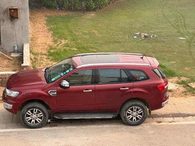https://images10.gaadi.com/usedcar_image/3674525/original/processed_1515d910-3288-44ae-a35a-a3f7a4da0199.jpeg?imwidth=6402