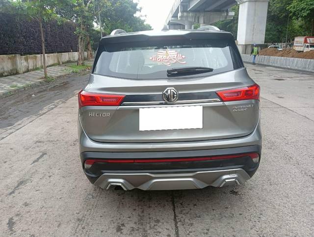 https://images10.gaadi.com/usedcar_image/3674531/original/processed_img2915775__used_car_2915775_1700133679.jpg?imwidth=6402