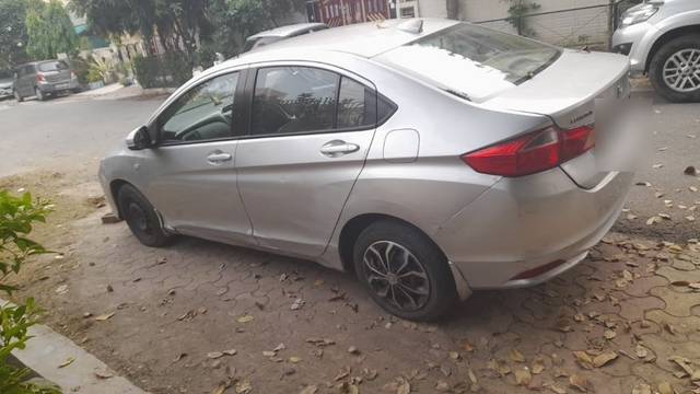 https://images10.gaadi.com/usedcar_image/3674556/original/09__VCC_1817489_95_1699527563.jpg?imwidth=6402