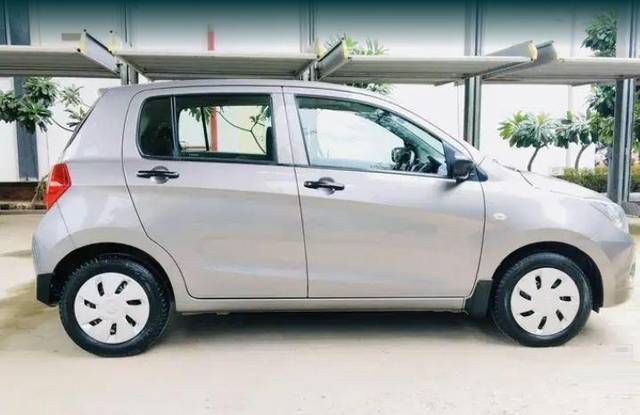 https://images10.gaadi.com/usedcar_image/3674595/original/processed_img2915803__usedcar_capture4_7601700135367_1700135384.JPG?imwidth=6401