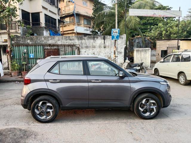 https://images10.gaadi.com/usedcar_image/3674606/original/processed_img2915809__used_car_2915809_1700136300.jpg?imwidth=6401
