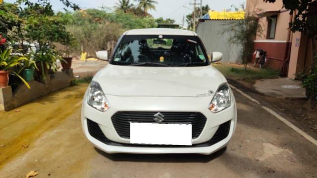 https://images10.gaadi.com/usedcar_image/3674631/original/processed_img2915823__usedcar_2_5701700136809_1700136829.jpeg?imwidth=6402
