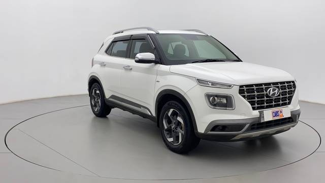 https://images10.gaadi.com/usedcar_image/3674637/original/8324c7f5-4eb6-4398-aed9-d9369c83a090__43.jpg?imwidth=6400