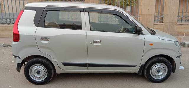 https://images10.gaadi.com/usedcar_image/3674650/original/img2915835__used_car_2915835_1700137401.jpg?imwidth=6401