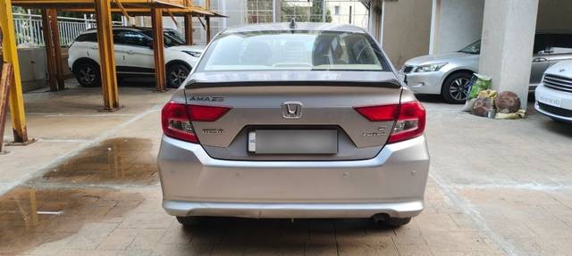https://images10.gaadi.com/usedcar_image/3674815/original/09__VCC_1817604_96_1699534057.jpg?imwidth=6402