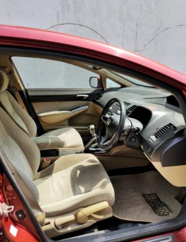 https://images10.gaadi.com/usedcar_image/3674948/original/processed_9d1ffbaf-c02a-403a-8eec-3bc03763732a.jpg?imwidth=6402
