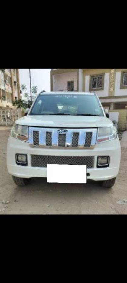 Mahindra TUV 300 T8 Mahindra TUV 300 T8