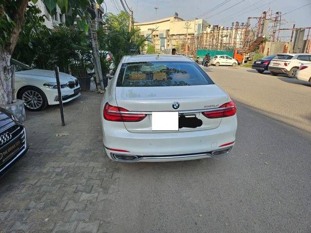 https://images10.gaadi.com/usedcar_image/3674994/original/processed_47c33c80-61d6-4155-b459-2b37da5b8022.jpeg?imwidth=6401