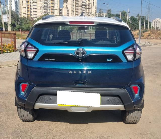 https://images10.gaadi.com/usedcar_image/3675036/original/processed_img2915977__used_car_2915977_1700153385.jpg?imwidth=6402