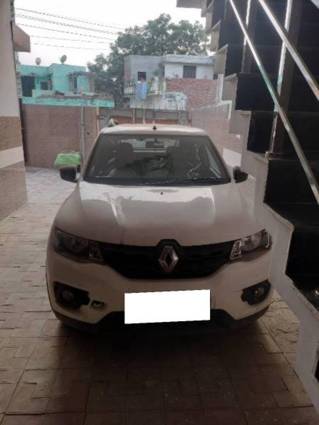 https://images10.gaadi.com/usedcar_image/3675086/original/processed_e25e4f13-4b9c-4949-9fa8-1dc36f03f259.jpg?imwidth=6401