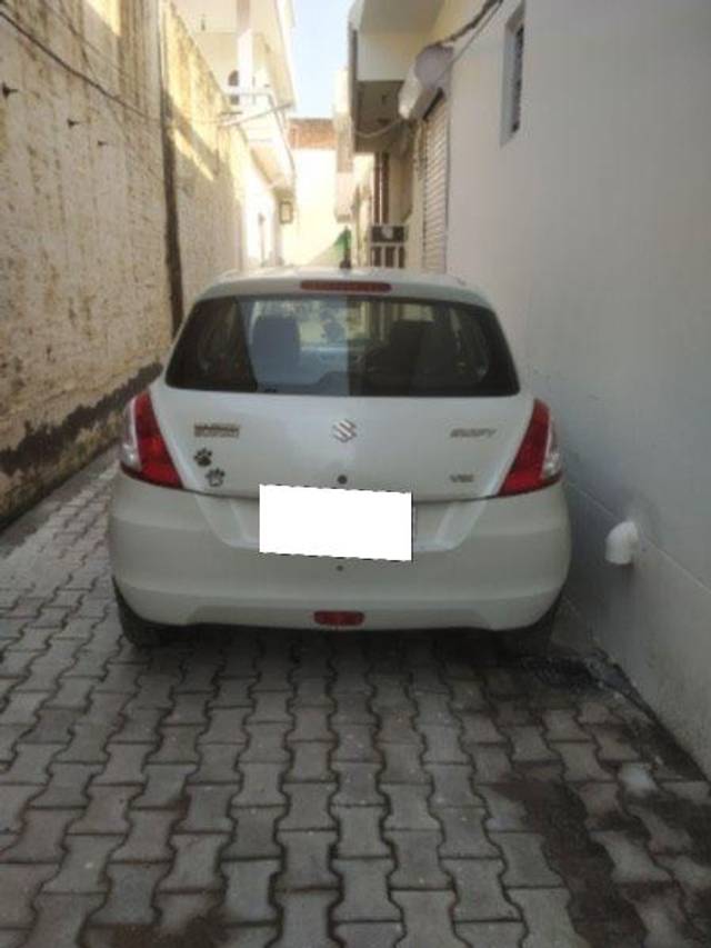 https://images10.gaadi.com/usedcar_image/3675220/original/processed_38dd6cc0-d9ba-436f-857f-abdc9b77054d.jpeg?imwidth=6401