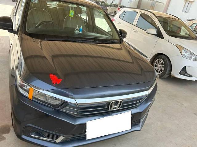 https://images10.gaadi.com/usedcar_image/3675360/original/processed_00b4af4a-ba66-47d6-bc3e-e147a5172bb1.jpeg?imwidth=6401