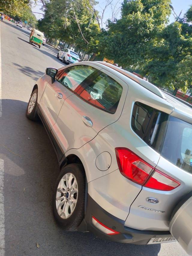 https://images10.gaadi.com/usedcar_image/3675423/original/processed_img2916063__used_car_2916063_1700200079.jpg?imwidth=6402