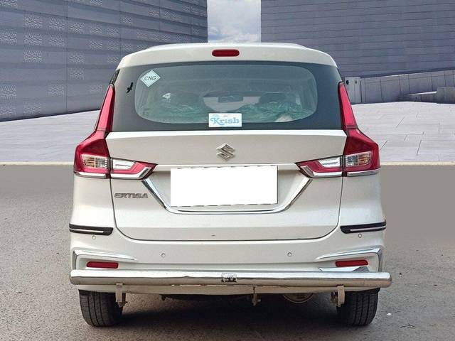 https://images10.gaadi.com/usedcar_image/3675458/original/processed_img2916075__used_car_2916075_1700201484.jpg?imwidth=6402