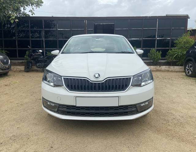 https://images10.gaadi.com/usedcar_image/3675485/original/img2916085__usedcar_1_2021700202258_1700202275.jpg?imwidth=6402