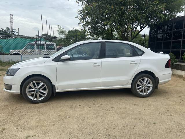 https://images10.gaadi.com/usedcar_image/3675485/original/processed_img2916085__usedcar_img_5122_2021700202258_1700202308.jpg?imwidth=6401