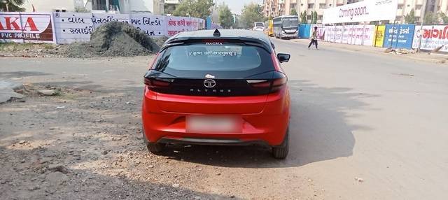 https://images10.gaadi.com/usedcar_image/3675500/original/10__VCC_1817741_96_1699594440.jpg?imwidth=6402
