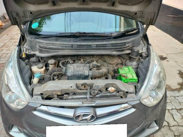 https://images10.gaadi.com/usedcar_image/3675530/original/processed_34a94ff3-db0f-4e1a-a77e-69d31c0b25a7.jpg?imwidth=6402