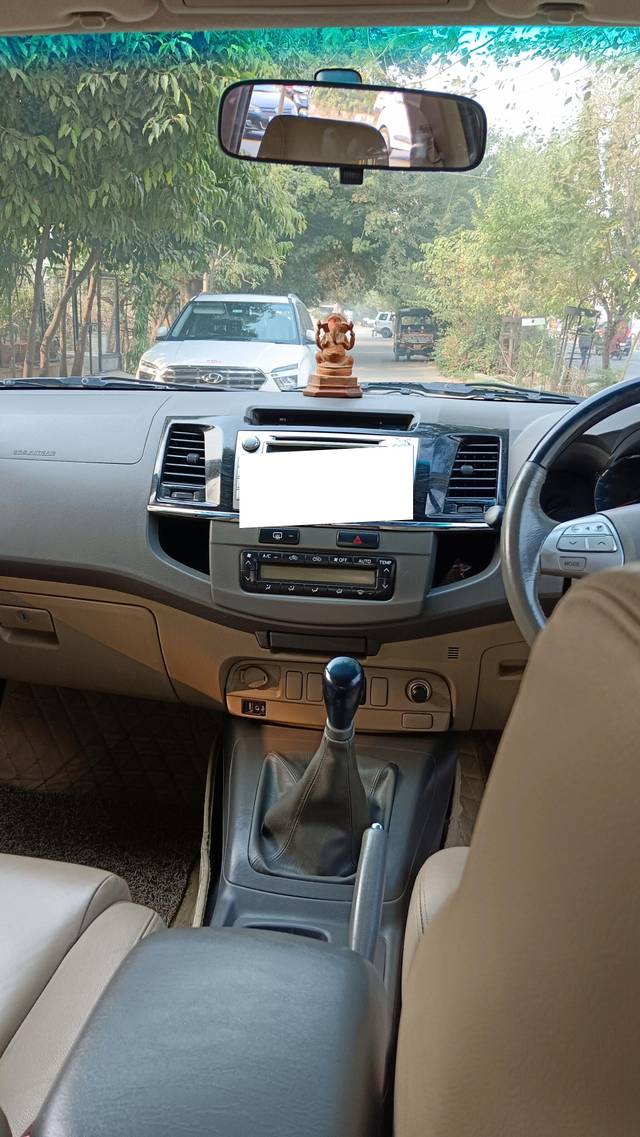 https://images10.gaadi.com/usedcar_image/3675548/original/processed_img2916127__used_car_2916127_1700211796.jpg?imwidth=6401