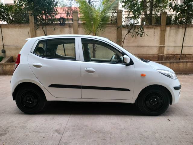 https://images10.gaadi.com/usedcar_image/3675567/original/img2916137__used_car_2916137_1700204065.jpg?imwidth=6402
